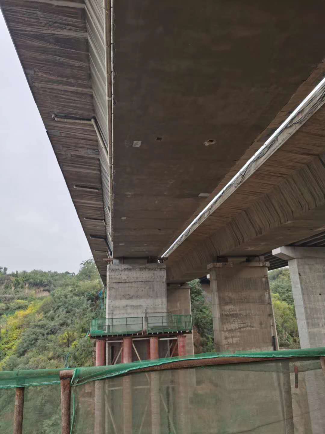 大足桥梁加固前制定可行设计方案图并用对施工方法